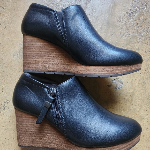 Dr. Scholl's Women's Size 6.5 Wedge Ankle Booties Side Zipper - Picture 8 of 13